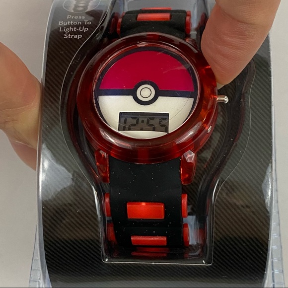 Pokémon Light Up LCD Watch Poke Ball Face - Picture 4 of 9